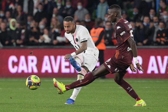 阿圭罗：曼城依然会坚持到最后&争取所有冠军